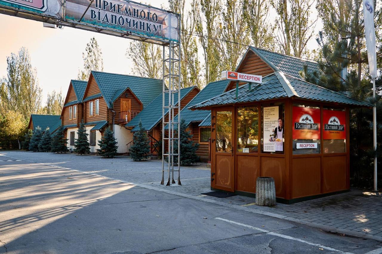 Отель Gostiniy Dvor Non-Stop Херсон Экстерьер фото